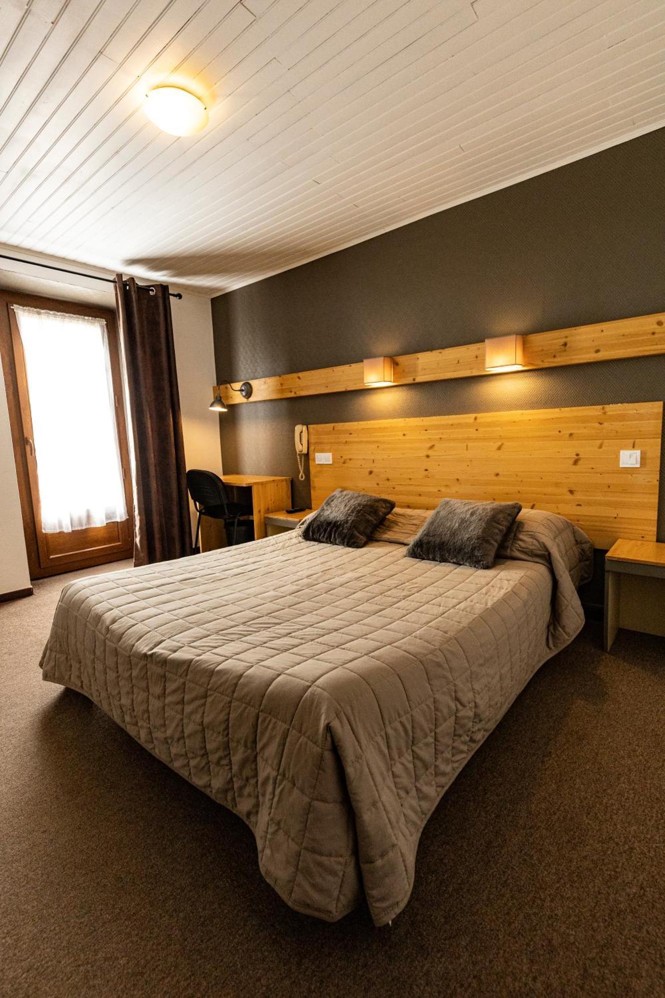 Hotel Le Coq D'Or Лез-Англь Экстерьер фото